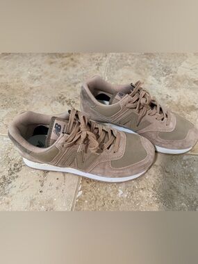 New Balance Women’s Sneakers in Taupe Brown. Worn once